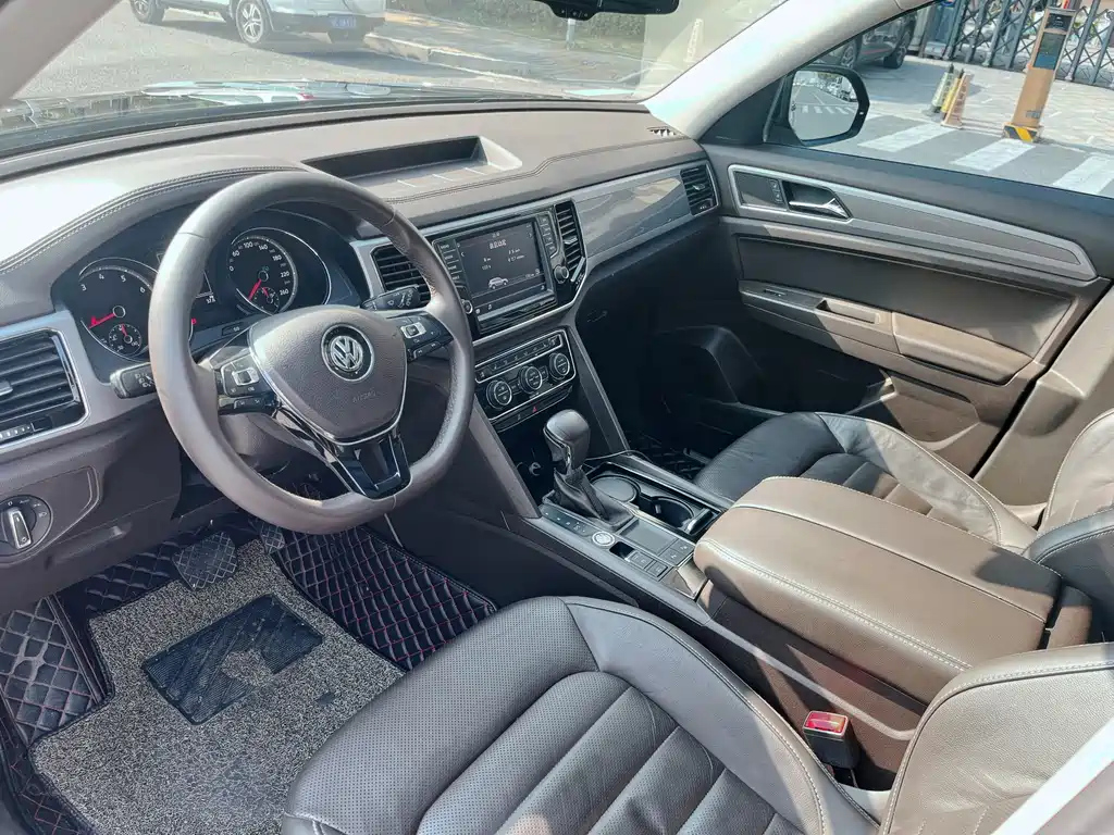 VOLKSWAGEN TOURAN 2019
