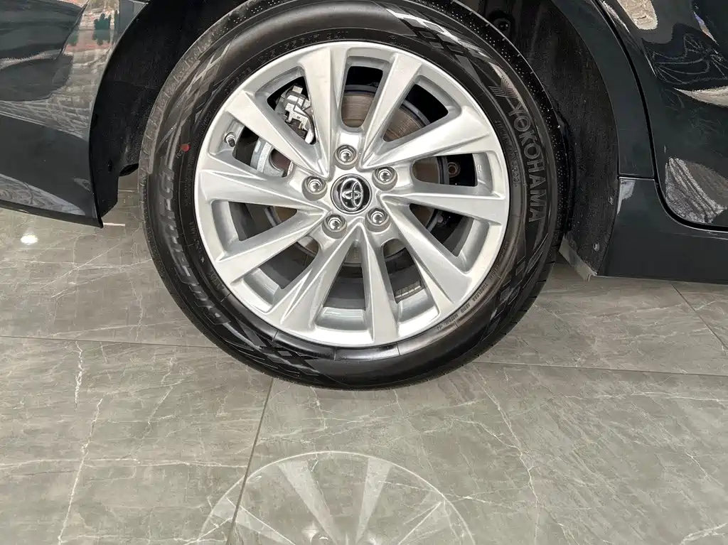 TOYOTA CAMRY 2023
