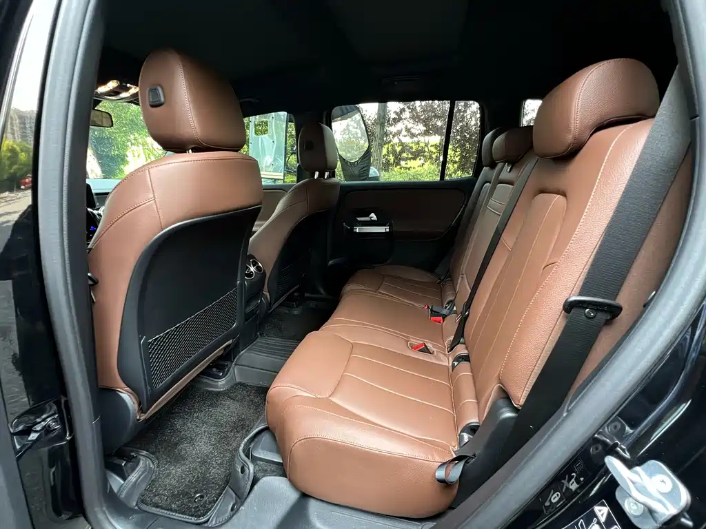 MERCEDES BENZ GLB 2024