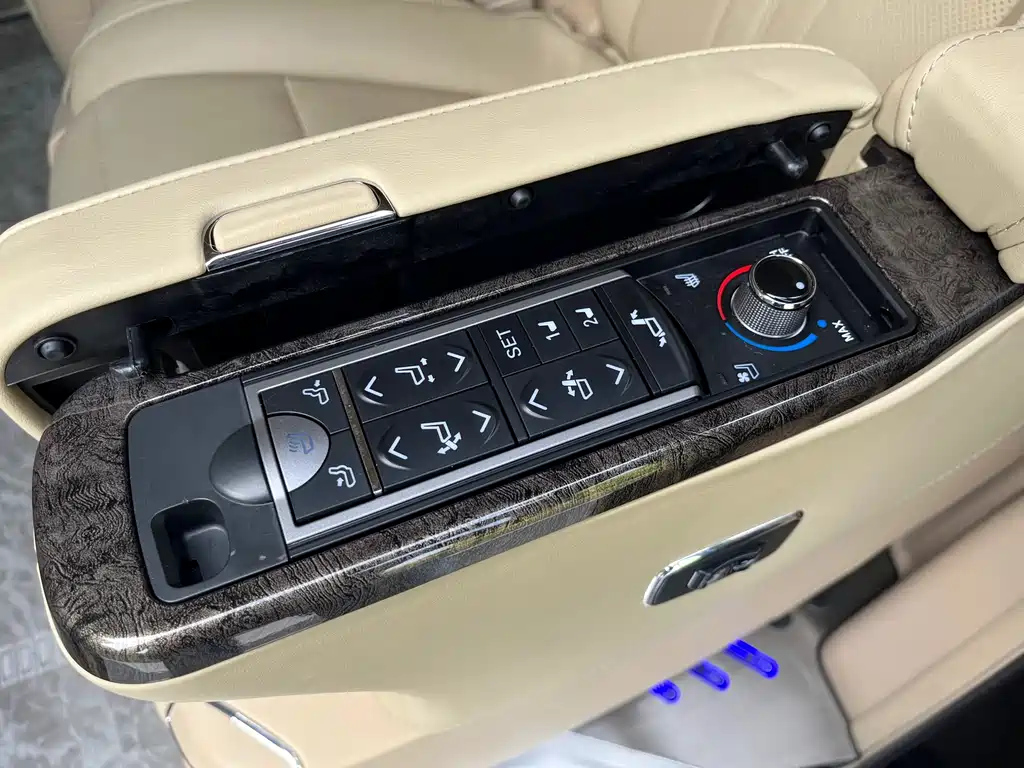 TOYOTA ALPHARD 2012