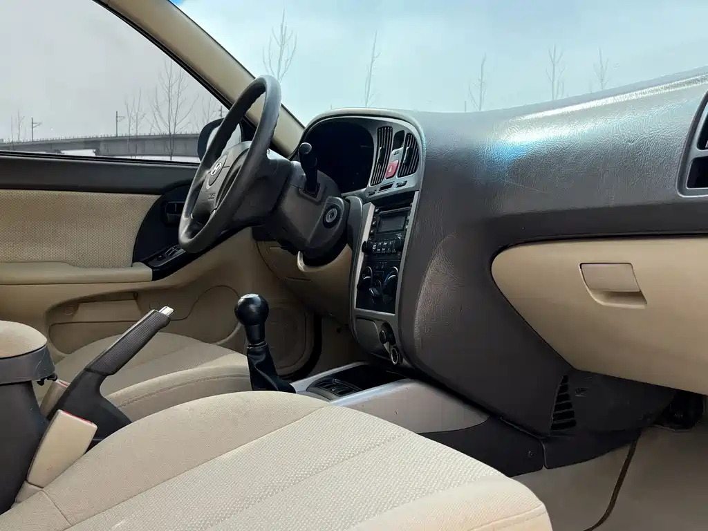 HYUNDAI ELANTRA 2012