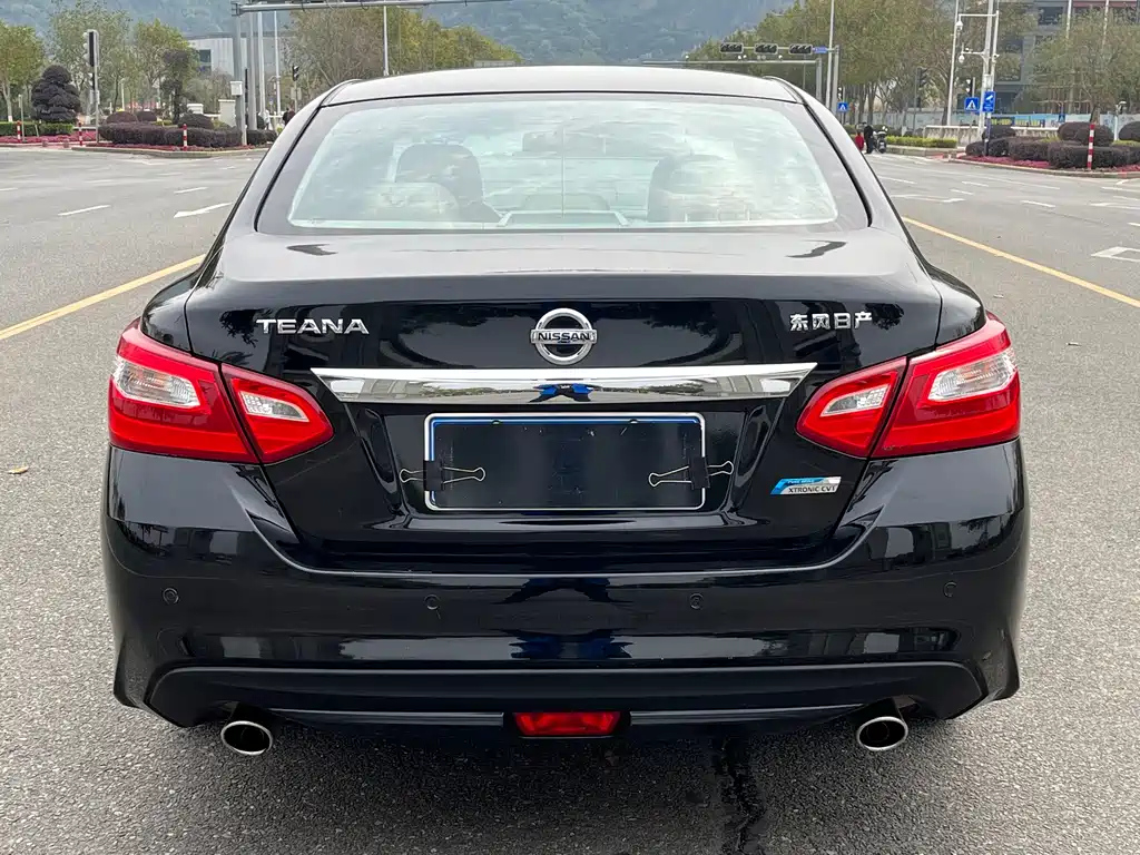 NISSAN TEANA 2018