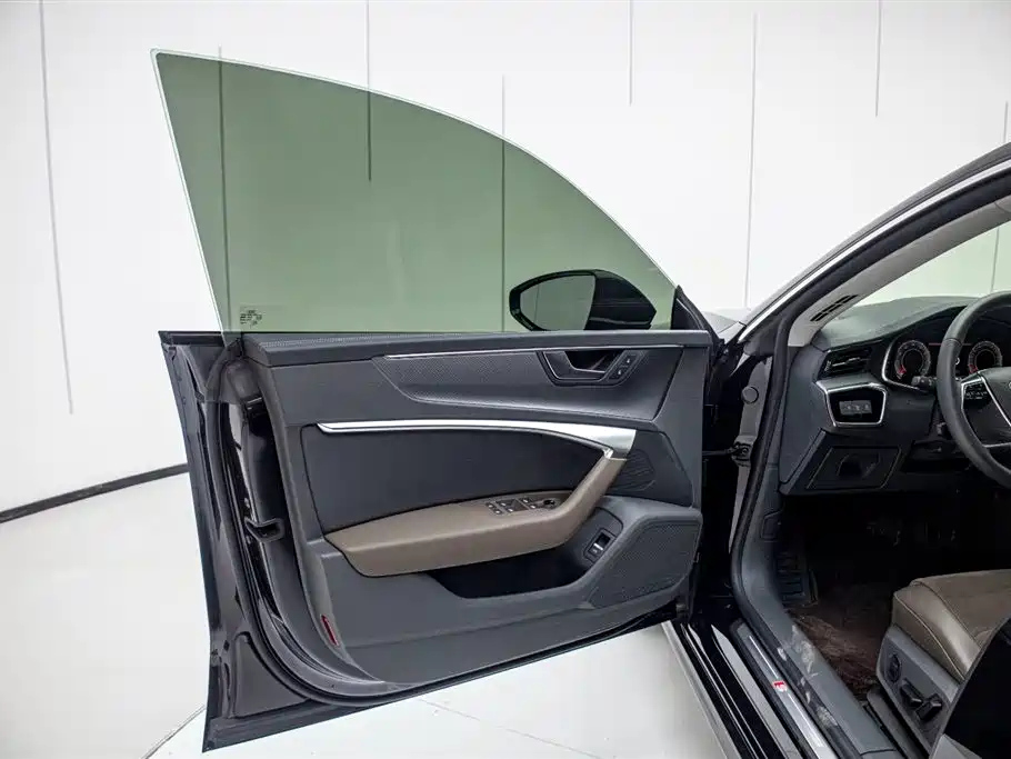 AUDI A7L 2022