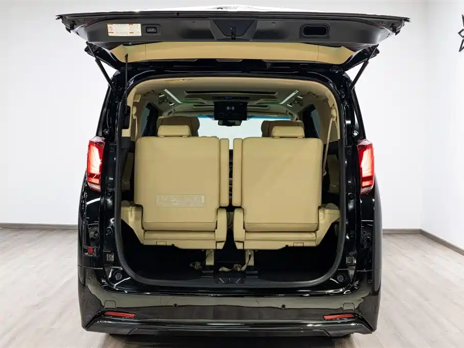TOYOTA ALPHARD 2019