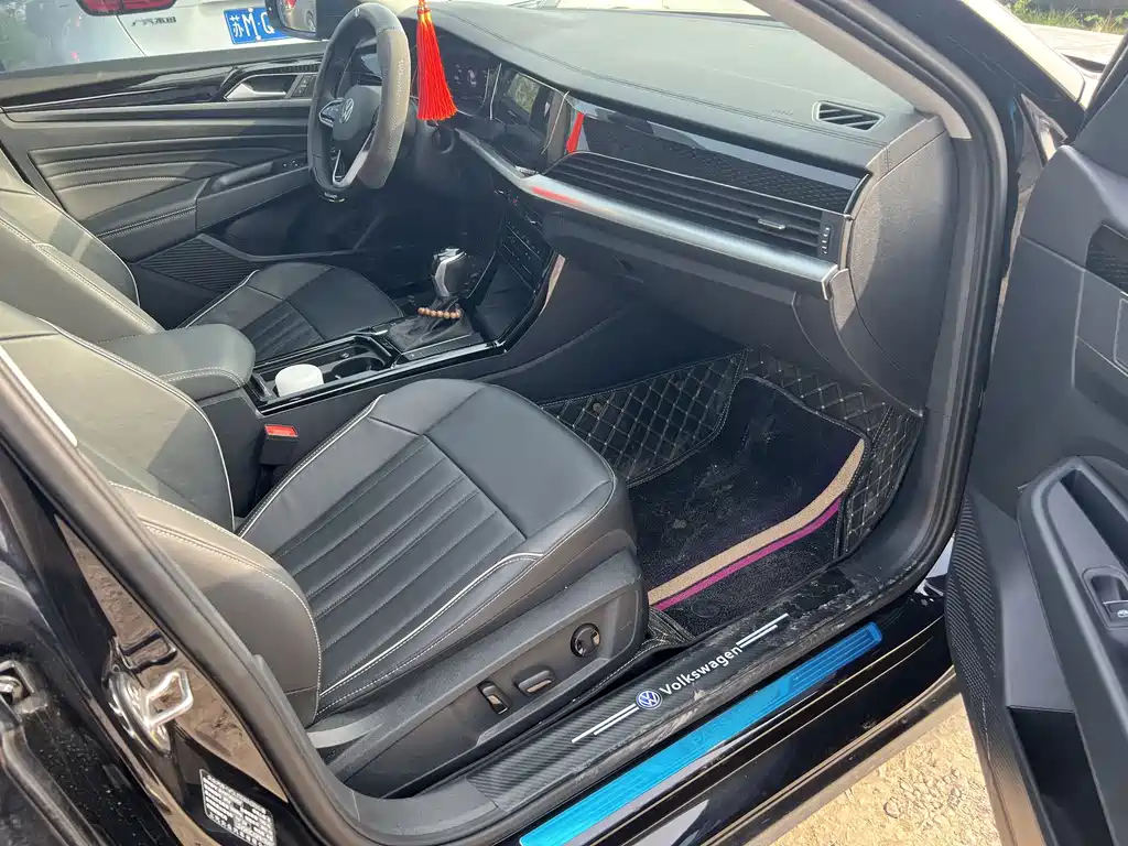 VOLKSWAGEN PASSAT 2022