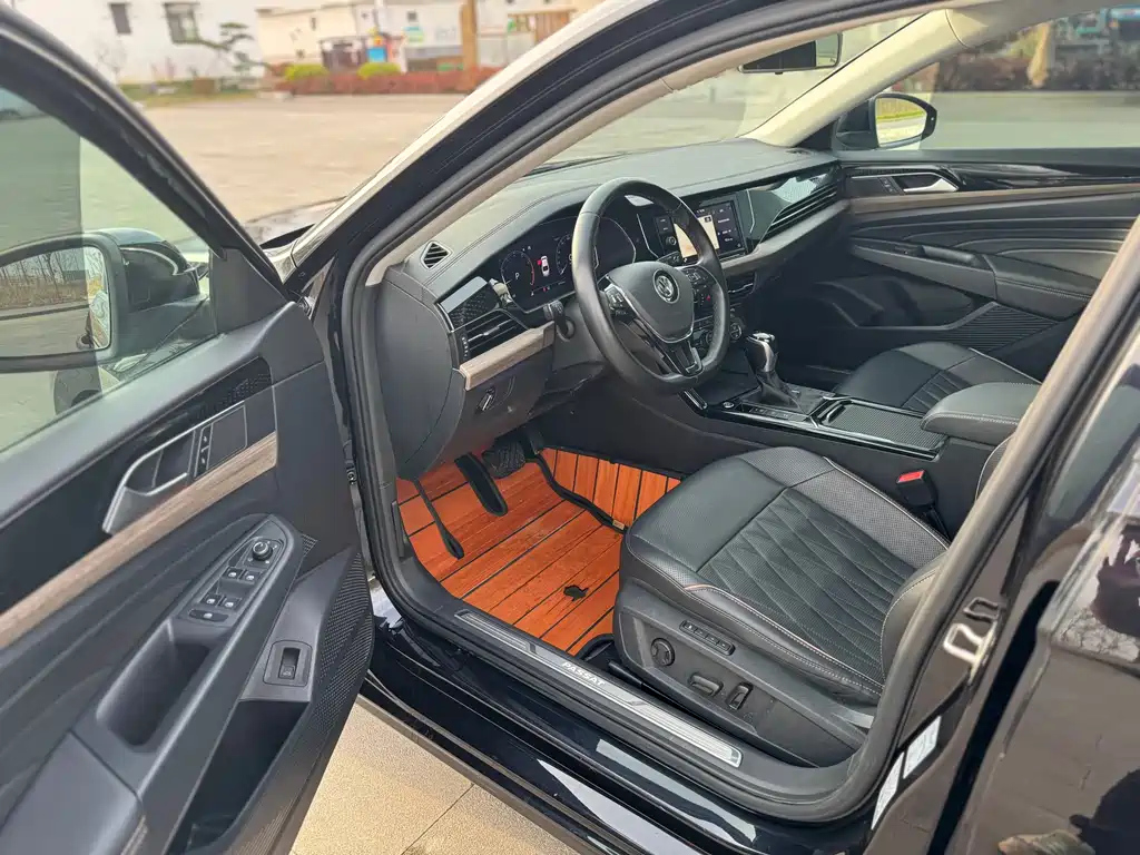 VOLKSWAGEN PASSAT 2020