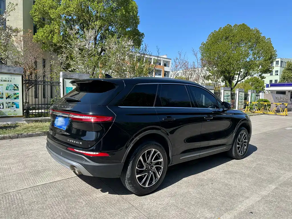 LINCOLN ADVENTURER 2021