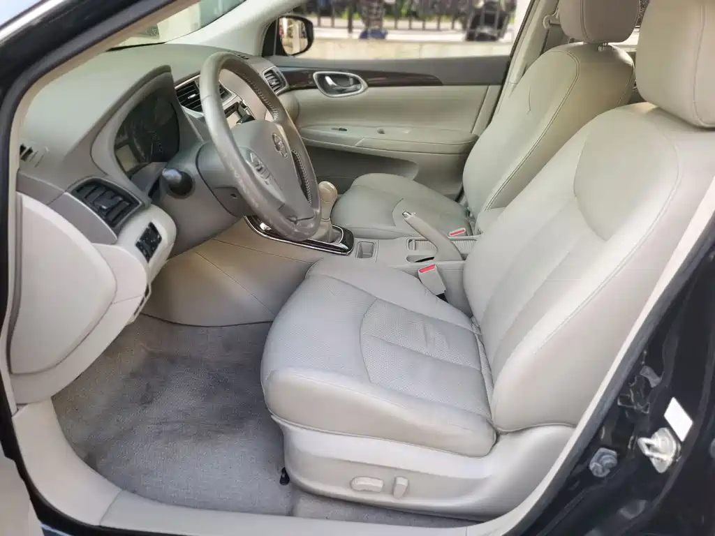 NISSAN SYLPHY 2013