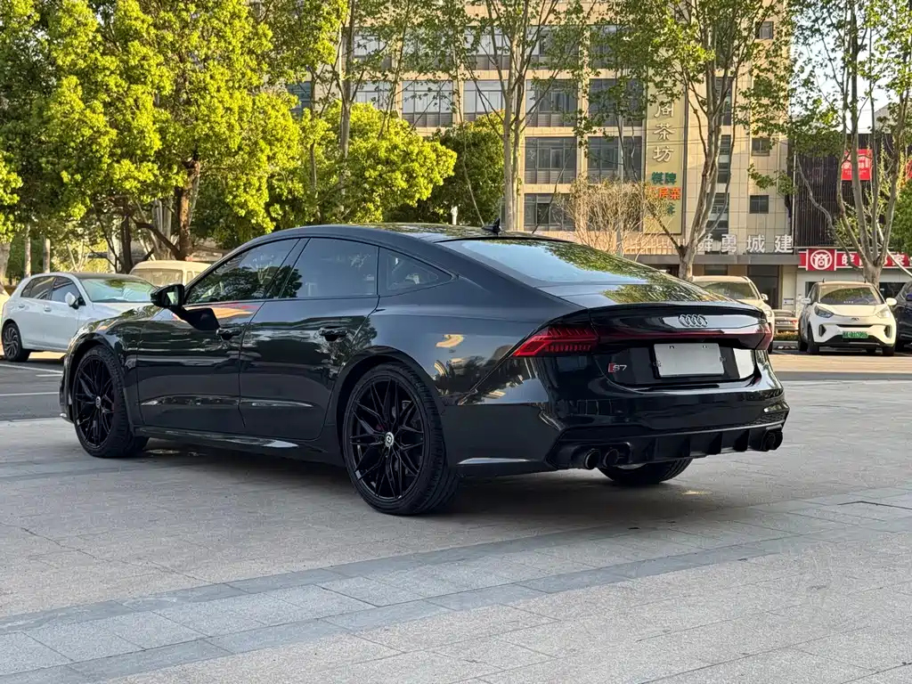 AUDI A7 2021