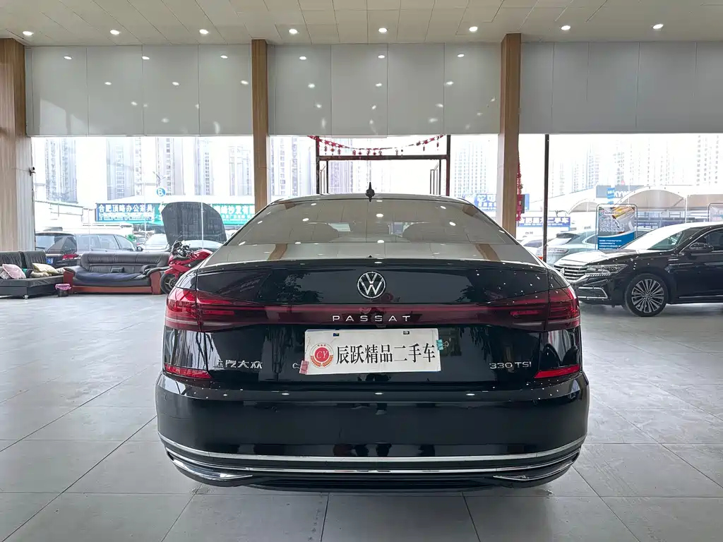 VOLKSWAGEN PASSAT 2023