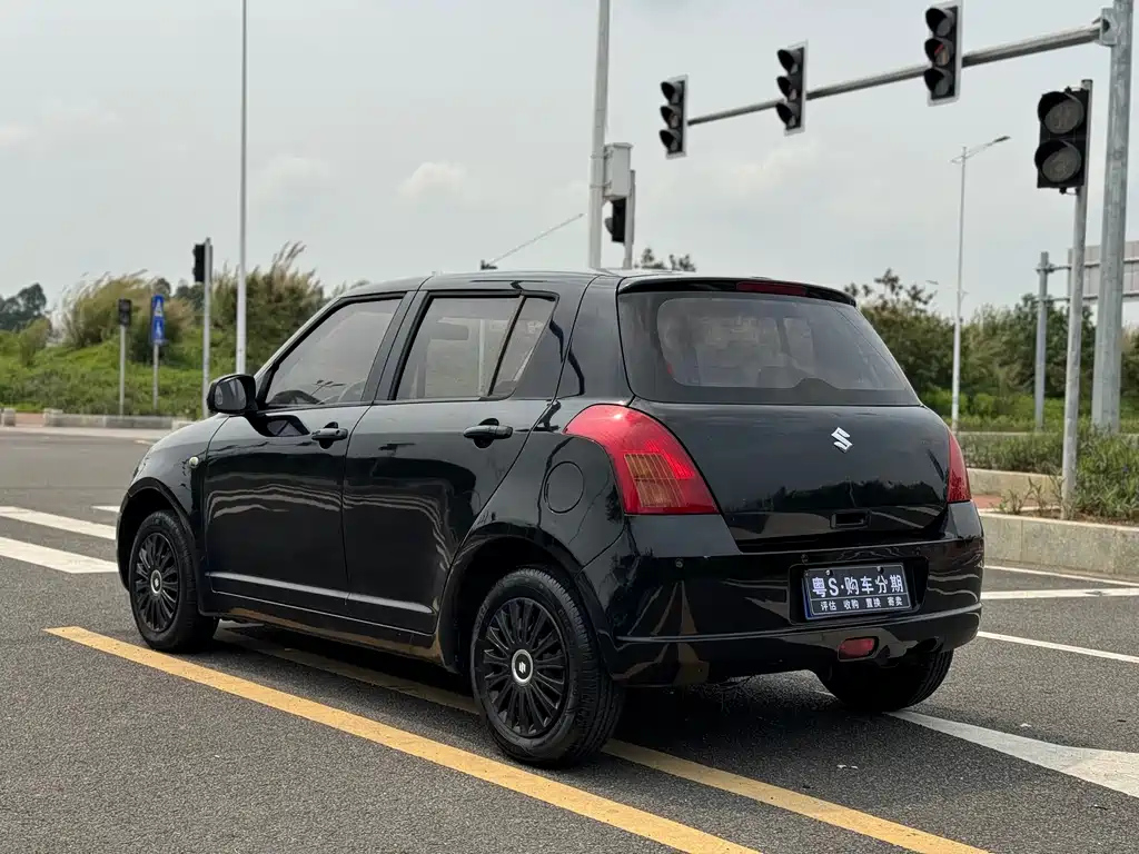 SUZUKI SWIFT 2009