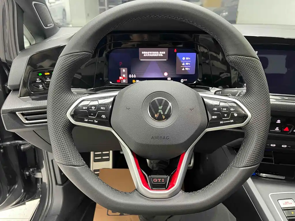 VOLKSWAGEN GOLF 2022