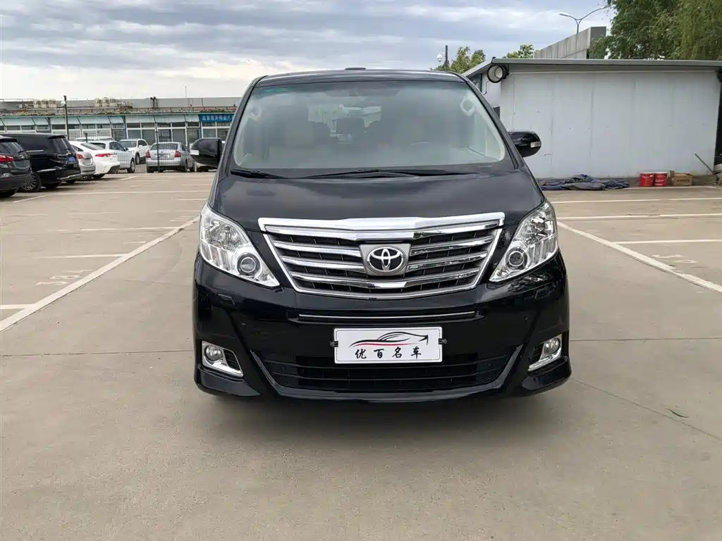 TOYOTA ALPHARD 2012