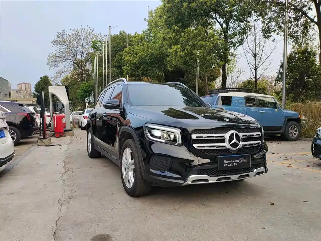 MERCEDES BENZ GLB 2023