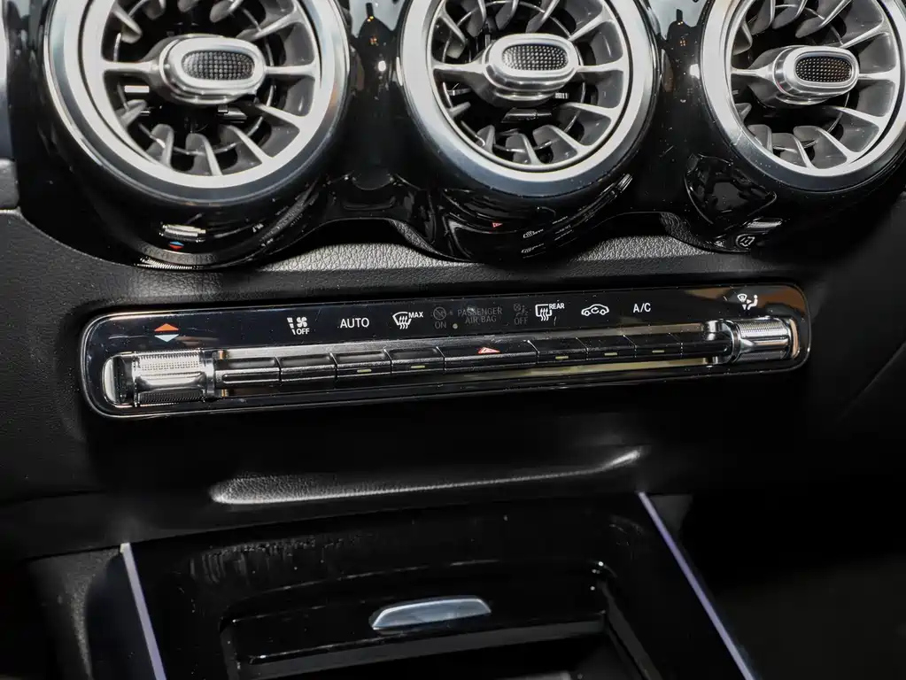 MERCEDES BENZ GLB 2021