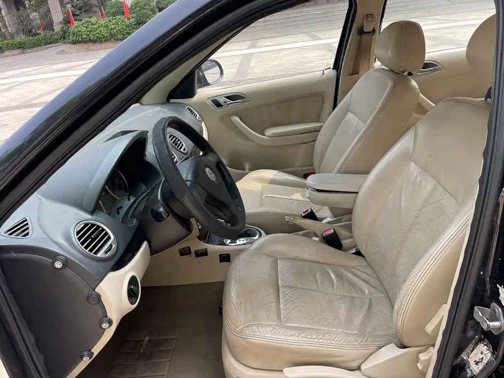 VOLKSWAGEN LAVIDA 2010