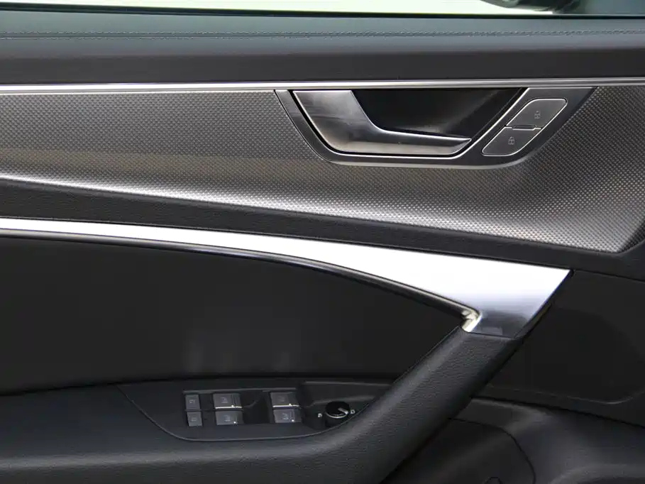 AUDI A6L 2023