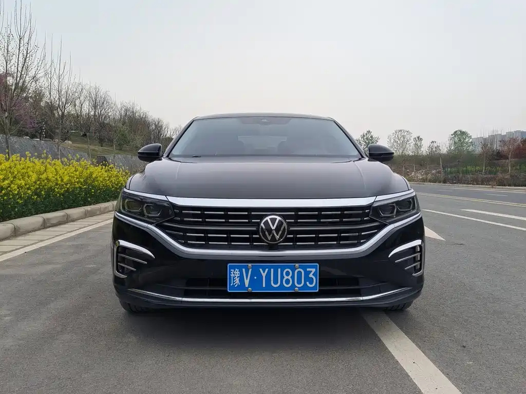 VOLKSWAGEN PASSAT 2022
