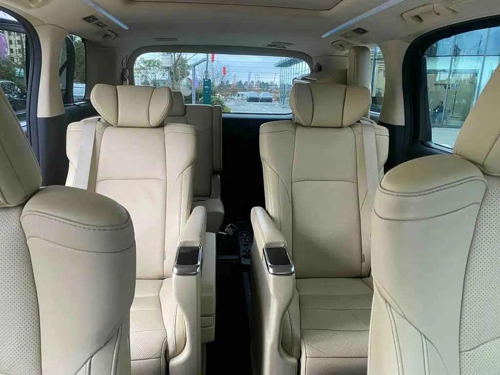 TOYOTA ALPHARD 2018