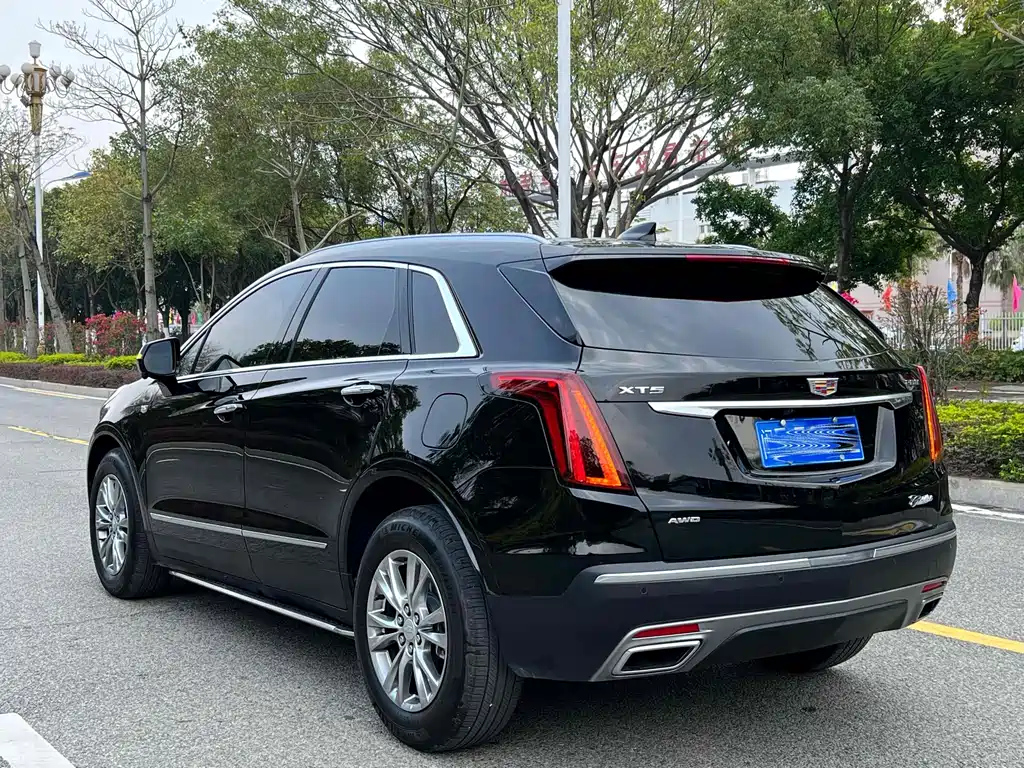 CADILLAC XT5 2021