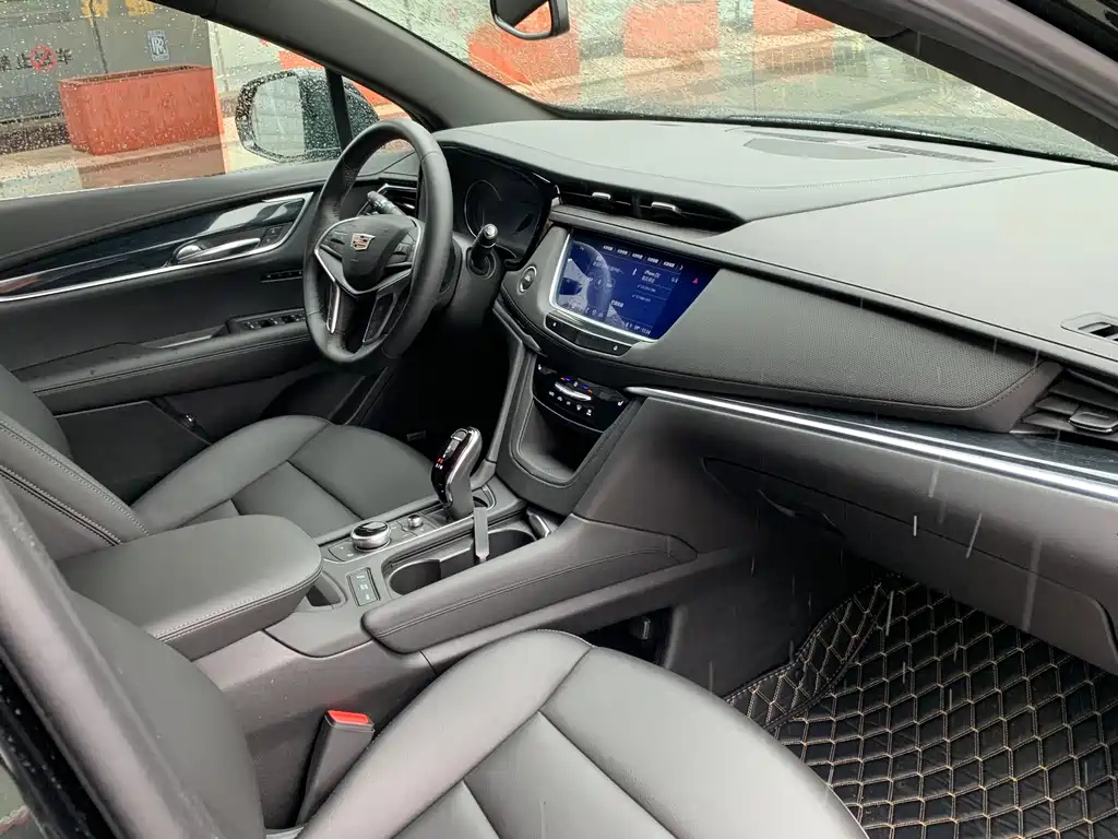 CADILLAC XT5 2024