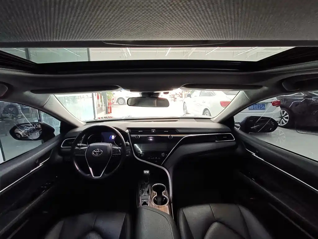 TOYOTA CAMRY 2020