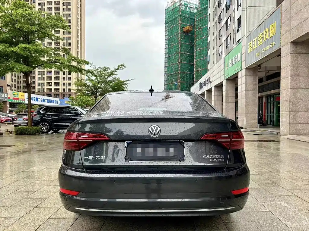 VOLKSWAGEN SAGITAR 2022