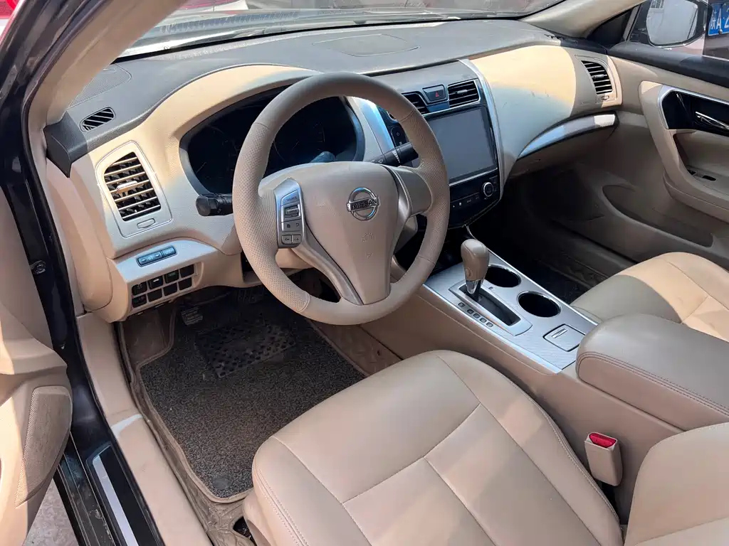 NISSAN TEANA 2019
