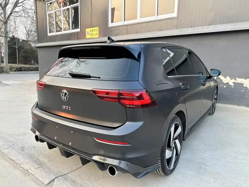 VOLKSWAGEN GOLF 2023