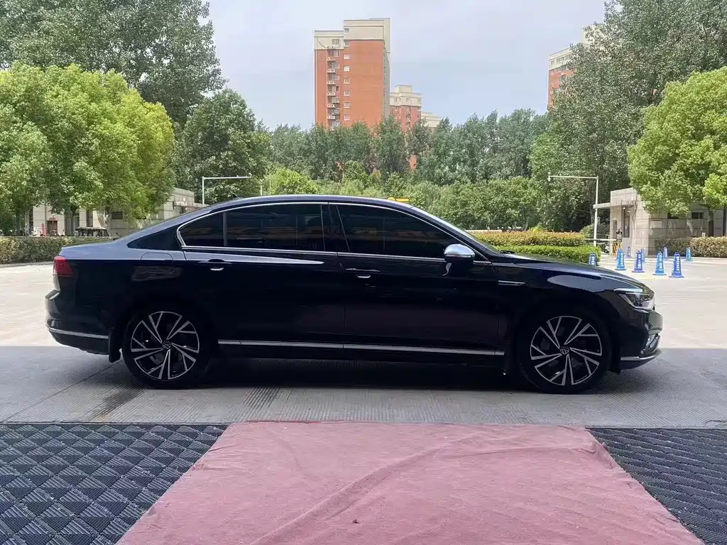 VOLKSWAGEN MAGOTAN 2022