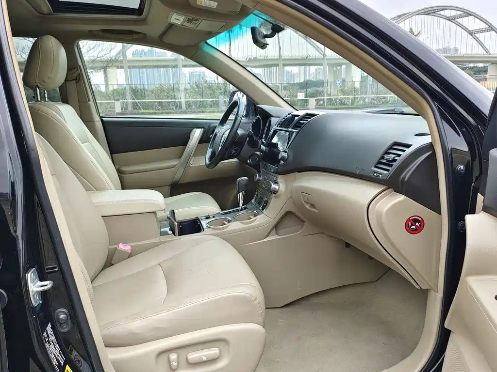 TOYOTA HIGHLANDER 2014