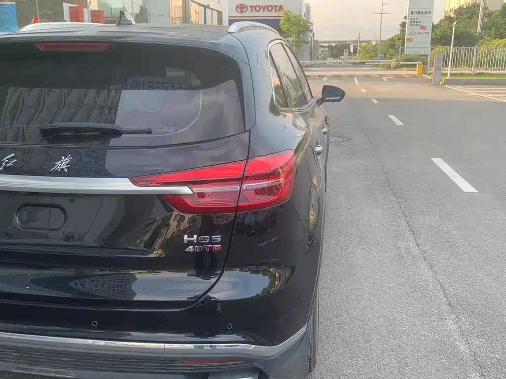 HONGQI HS5 2022