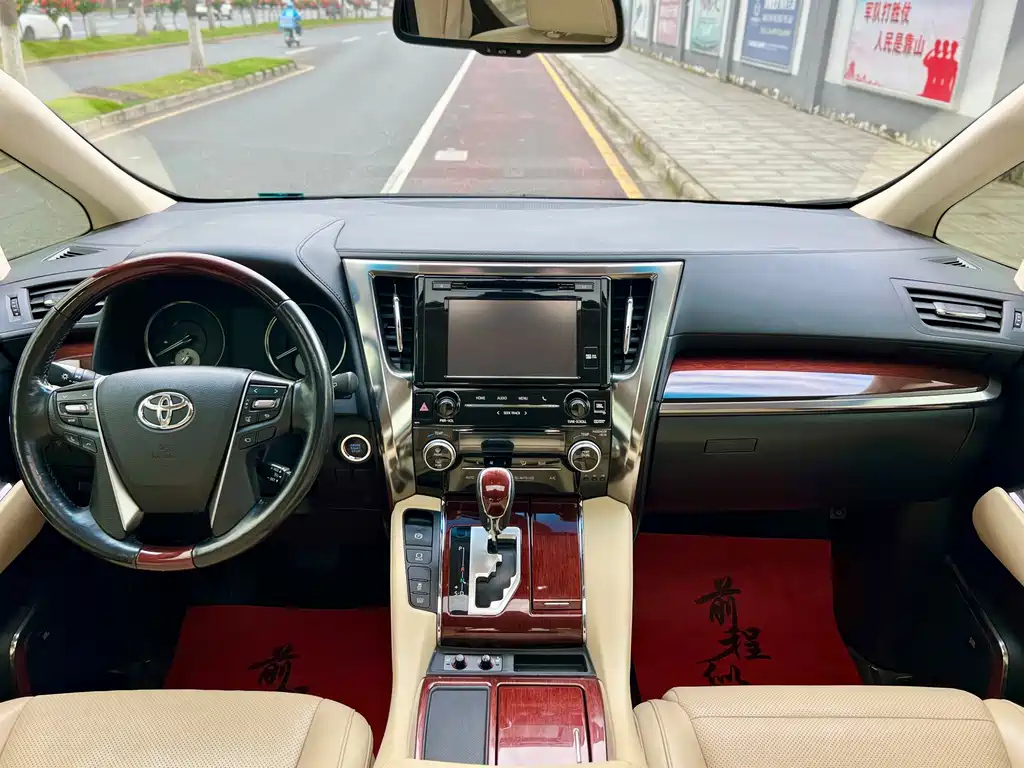 TOYOTA ALPHARD 2017
