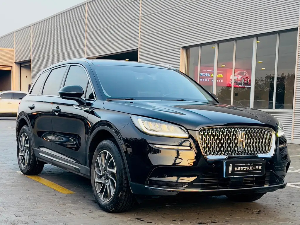 LINCOLN ADVENTURER 2021