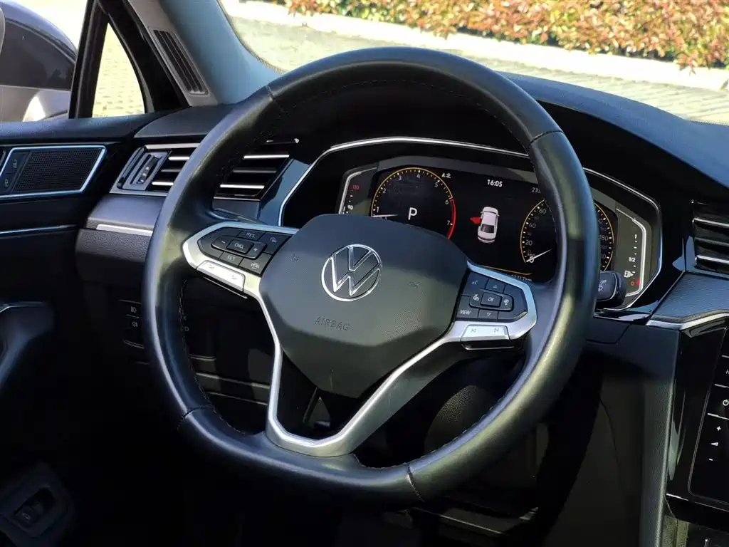 VOLKSWAGEN MAGOTAN 2022