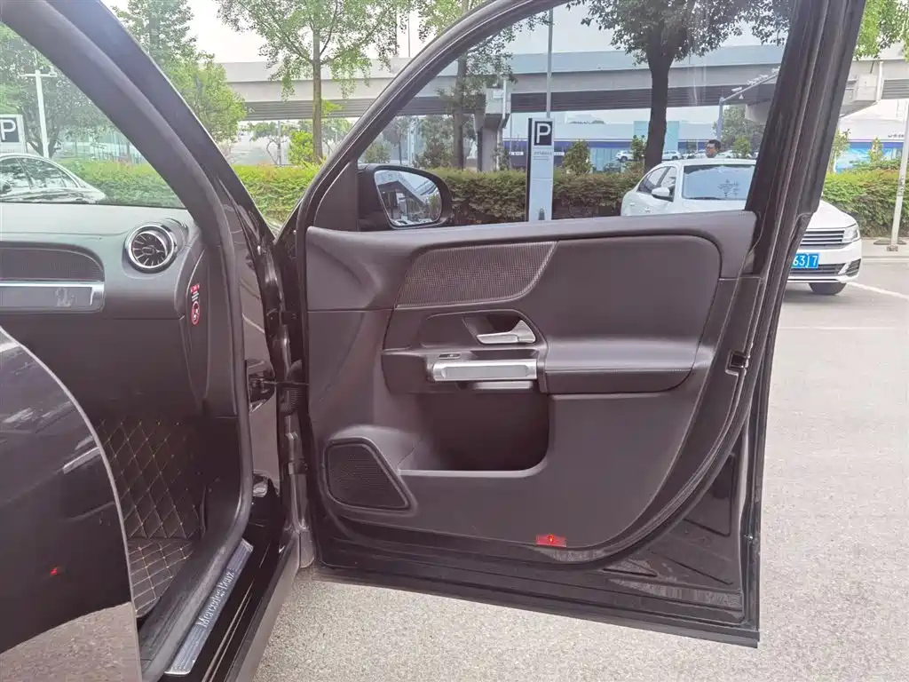 MERCEDES BENZ GLB 2021