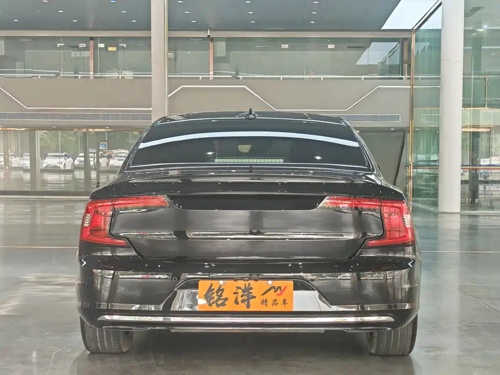 VOLVO S90 2021