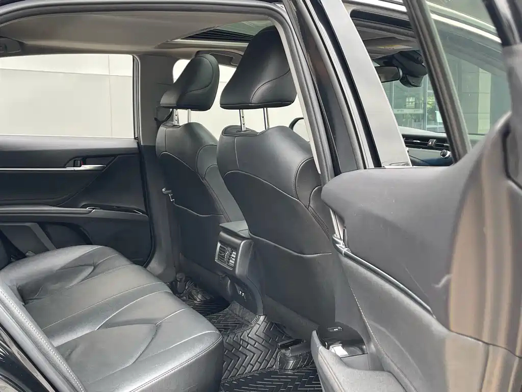TOYOTA CAMRY 2020