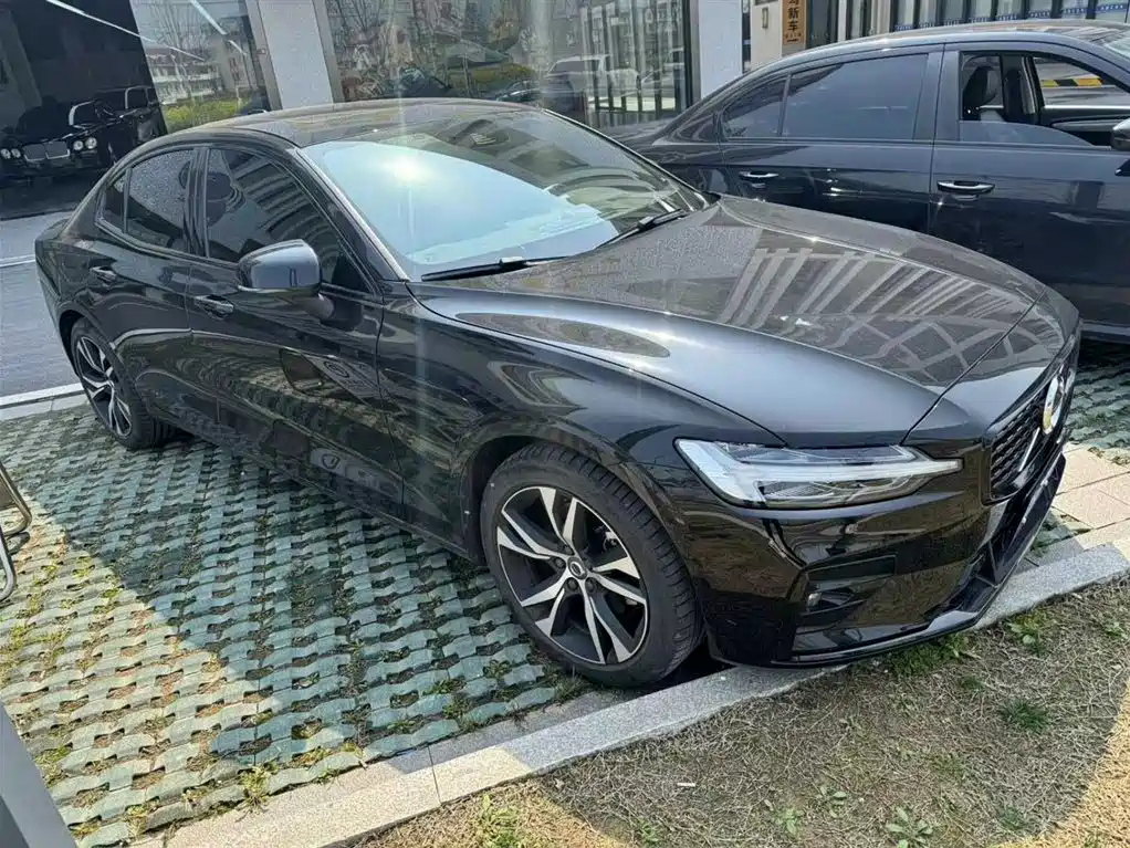 VOLVO S60 2022