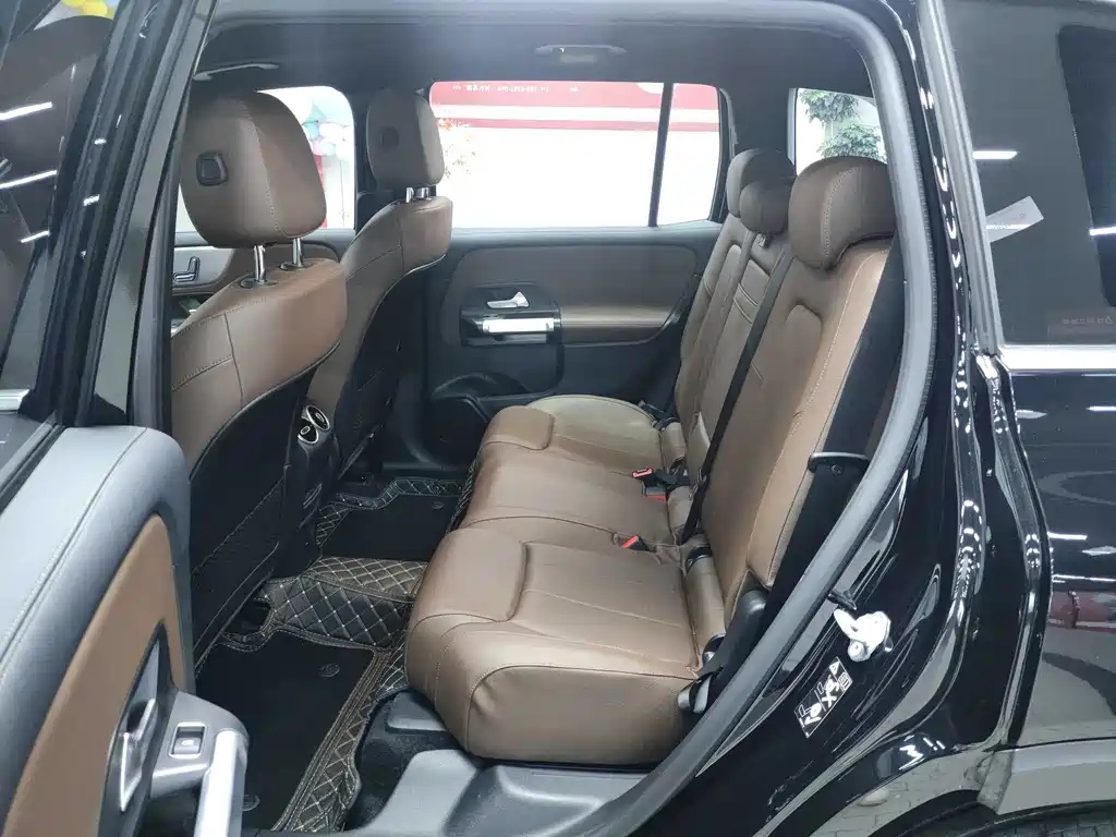 MERCEDES BENZ GLB 2023