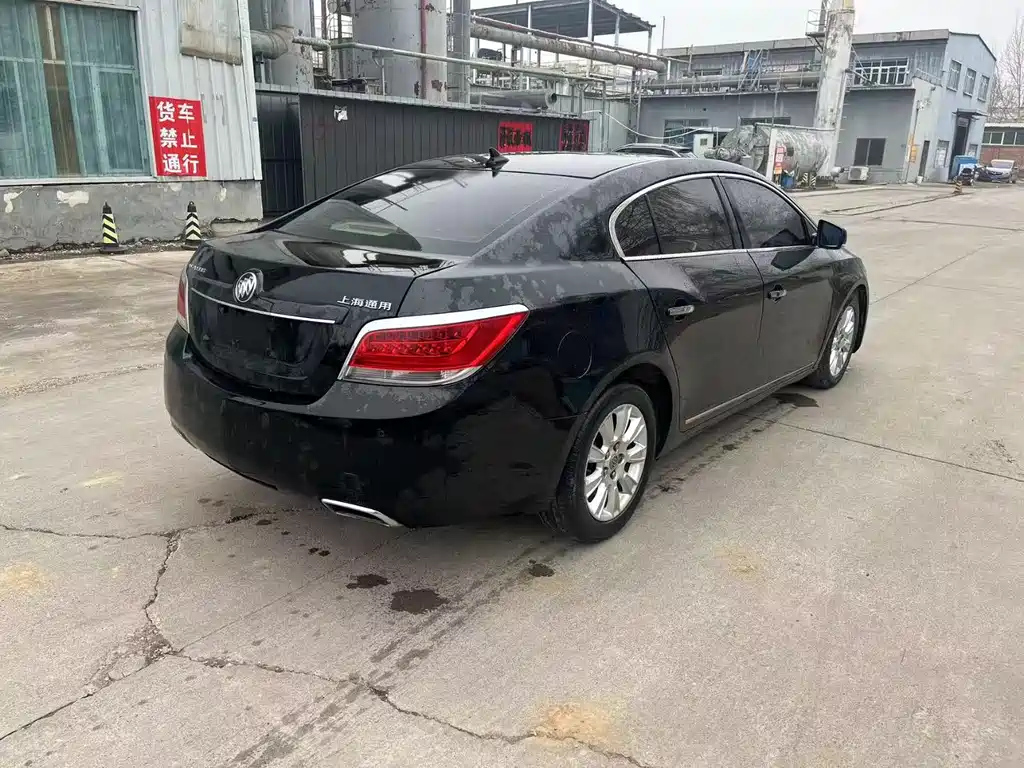 BUICK LACROSSE 2010