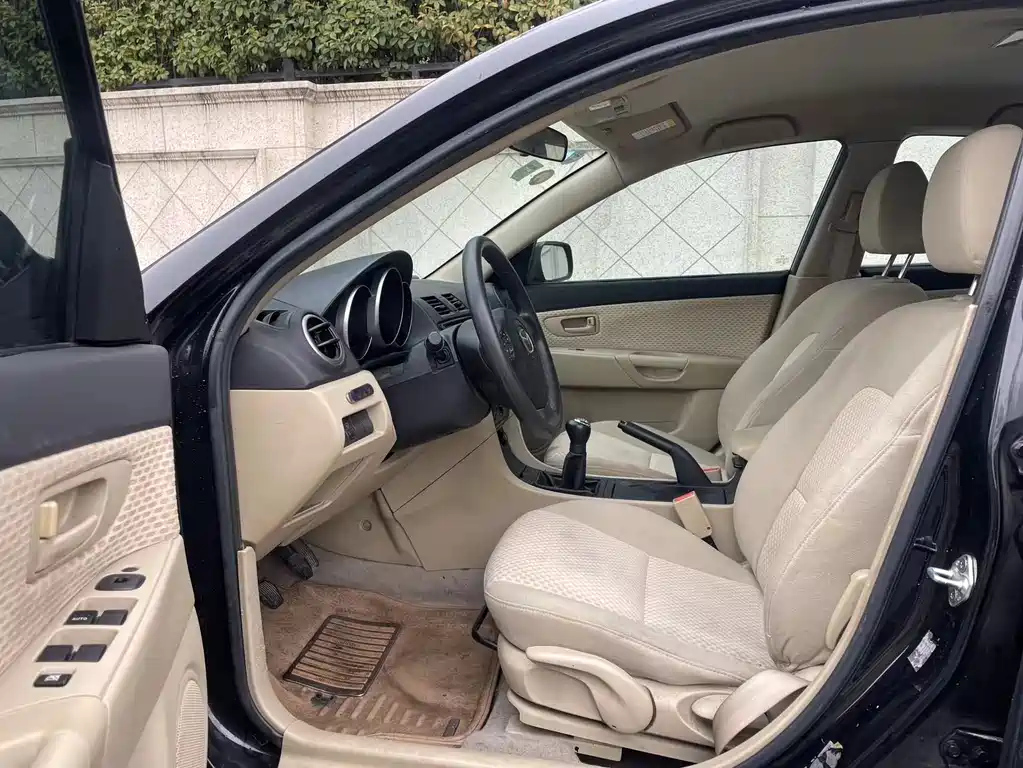 MAZDA 3 2008