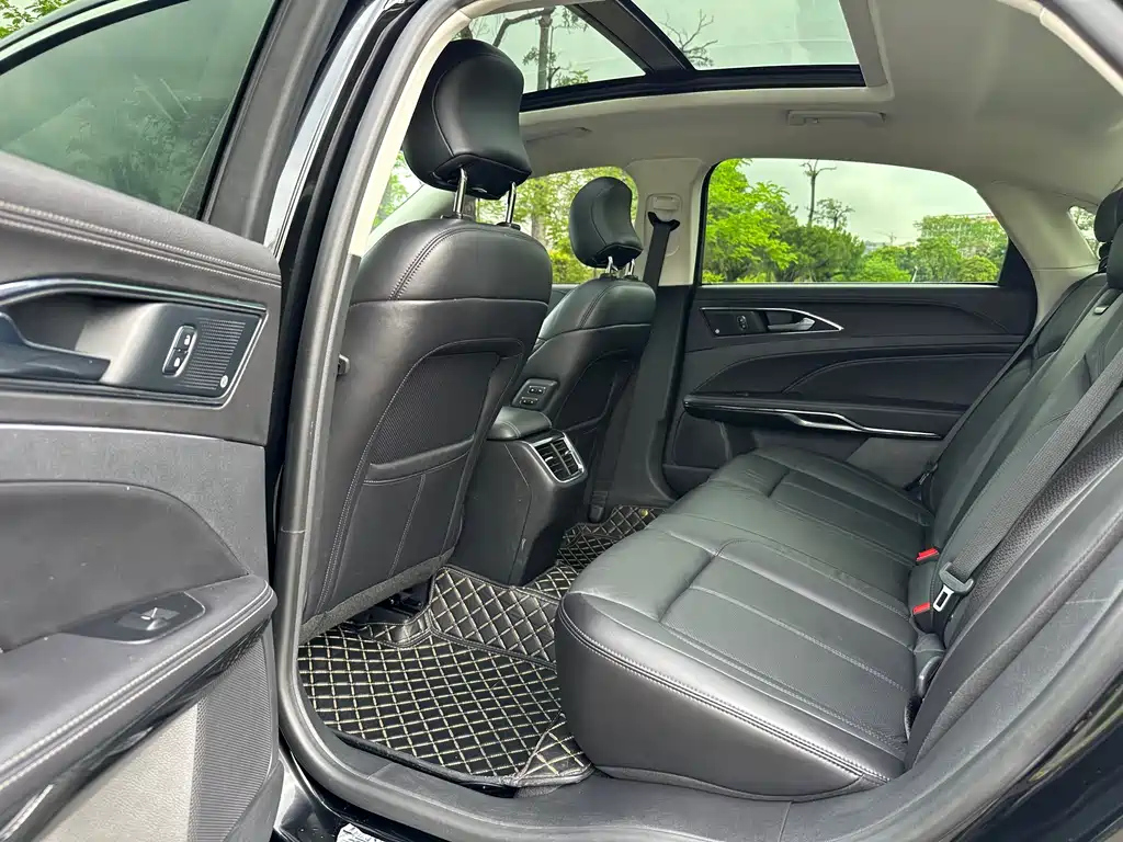 FORD TAURUS 2021