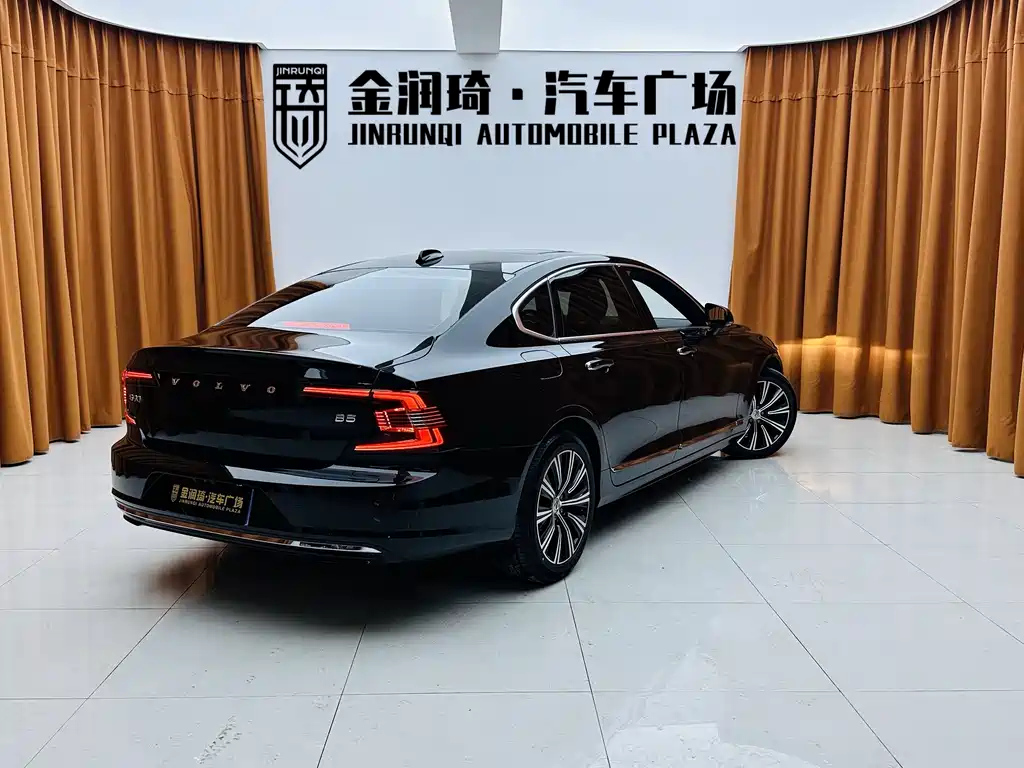 VOLVO S90 2022