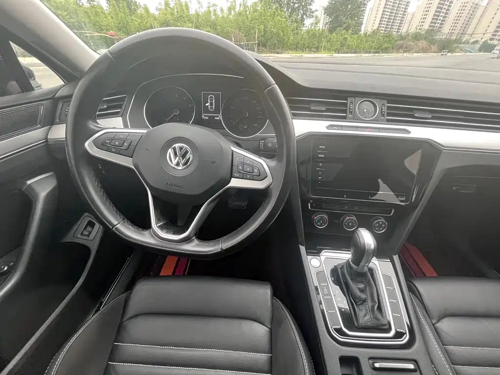 VOLKSWAGEN MAGOTAN 2020