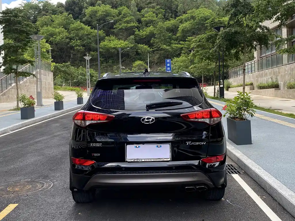 HYUNDAI TUCSON 2015