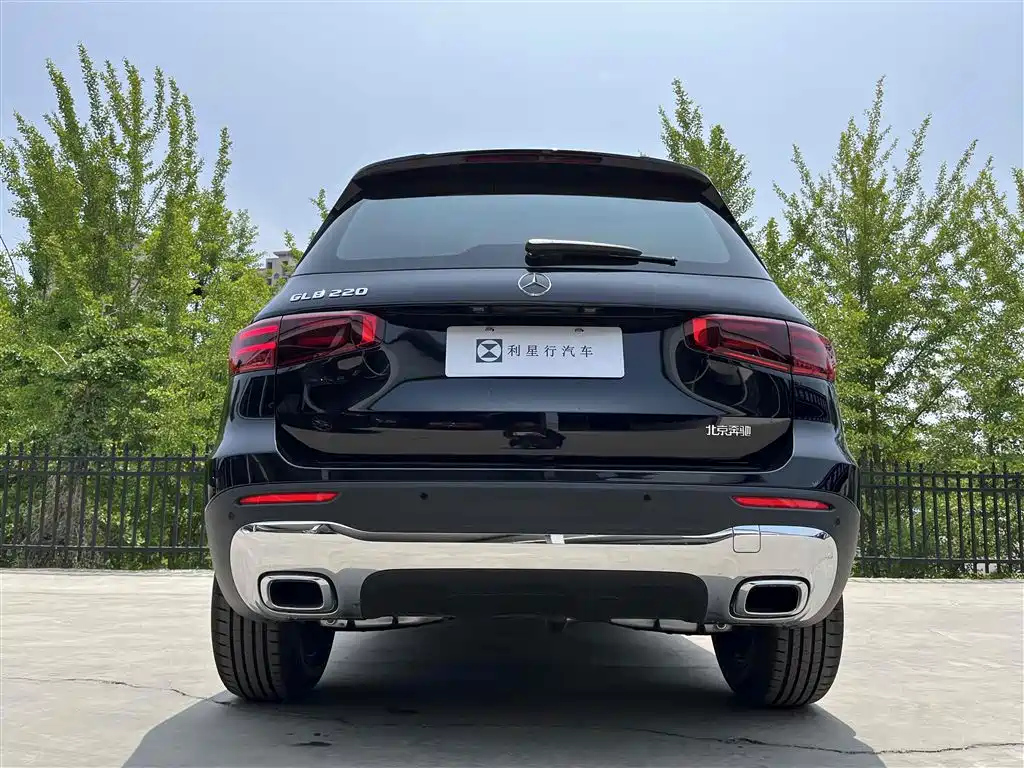 MERCEDES BENZ GLB 2024