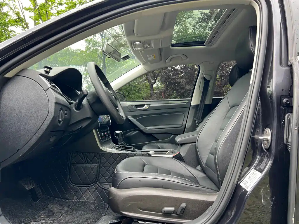 VOLKSWAGEN PASSAT 2019