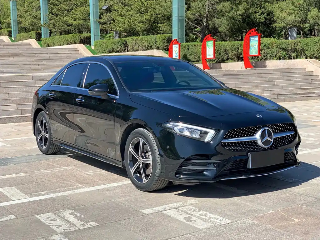 MERCEDES BENZ A-CLASS 2022