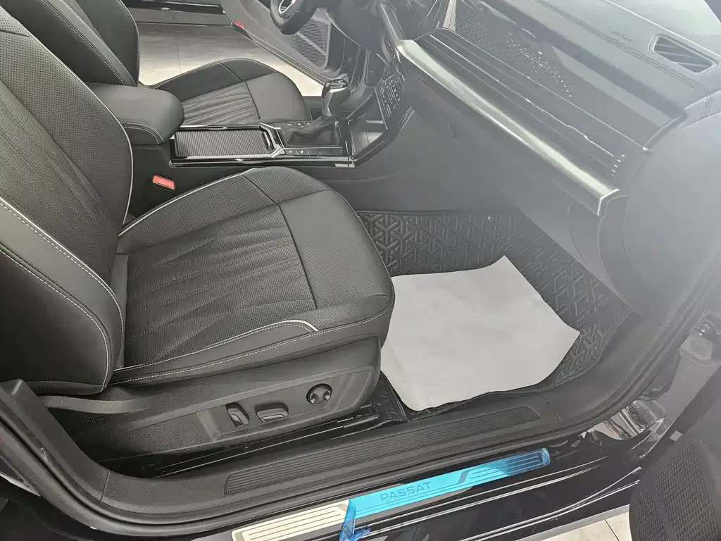 VOLKSWAGEN PASSAT 2022